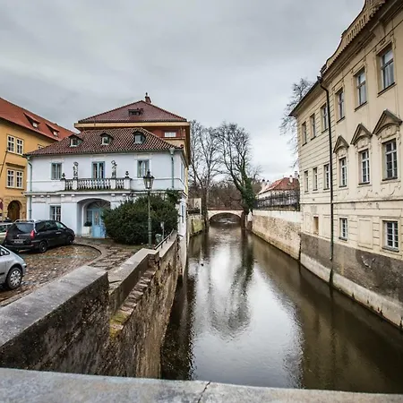 Enchanting Sara In The Real Historical Heart Of Apartment Prag