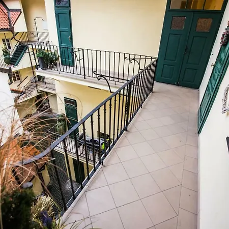Apartment Enchanting Sara In The Real Historical Heart Of Prag